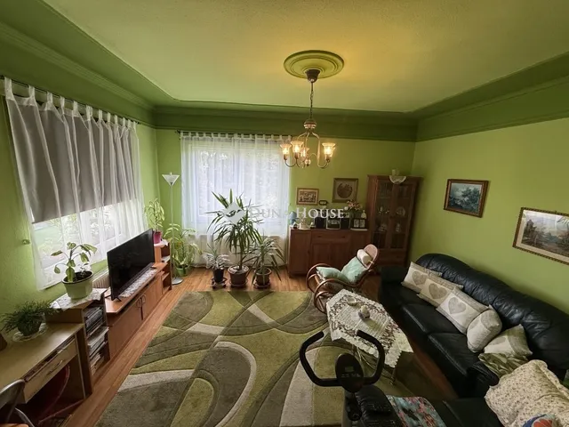 Eladó ház Üröm 138 nm