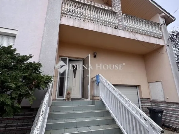 Eladó ház Vecsés 211 nm