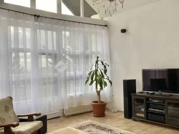 Eladó ház Budapest III. kerület 245 nm