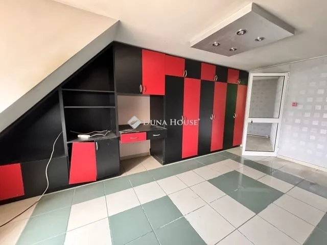 Eladó ház Vác 326 nm