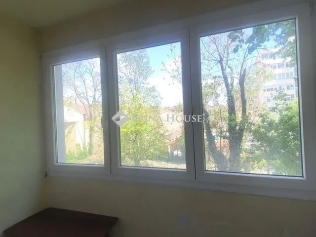 Eladó lakás Budapest III. kerület 66 nm