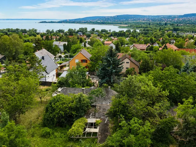 Eladó telek Balatonfűzfő 571 nm
