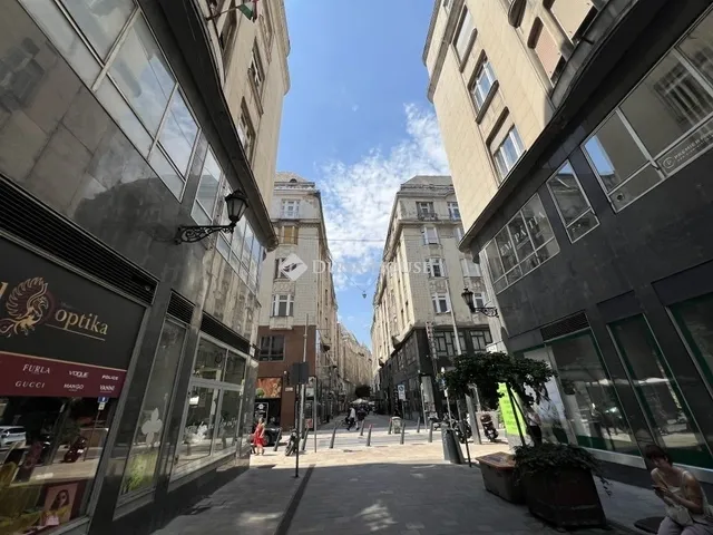 Eladó lakás Budapest V. kerület 59 nm