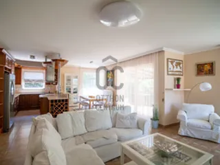 Kiadó ház Remeteszőlős 206 nm