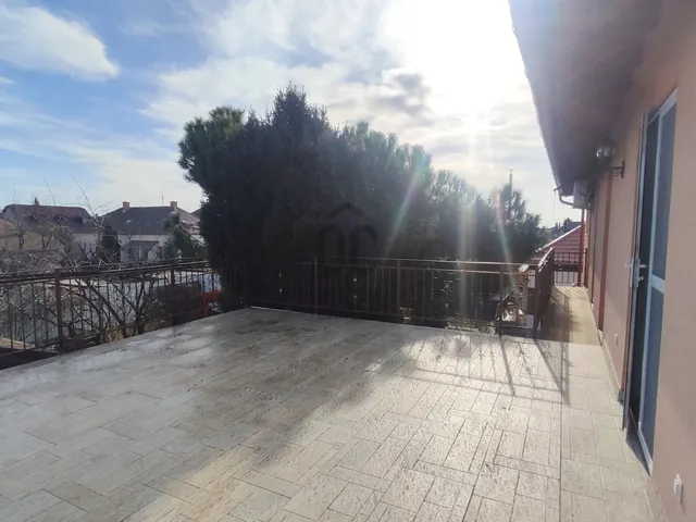 Eladó ház Budapest XVIII. kerület, Erzsébettelep 310 nm