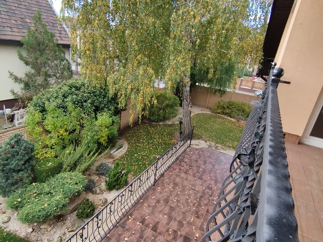 Eladó ház Budapest XVIII. kerület, Újpéteritelep 180 nm