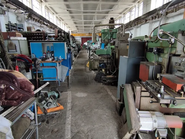 Eladó kereskedelmi és ipari ingatlan Hort 2000 nm