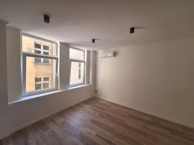 Eladó lakás Budapest VI. kerület 20 nm