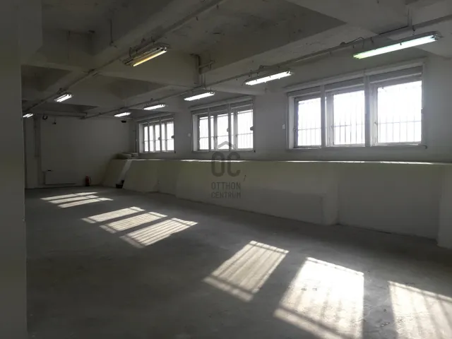 Kiadó kereskedelmi és ipari ingatlan Budapest IV. kerület, Újpest 392 nm
