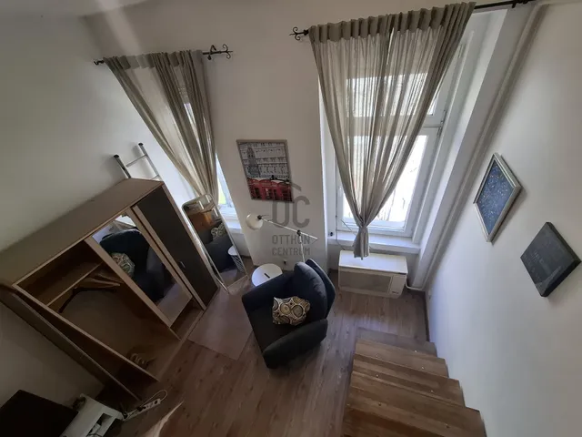 Eladó lakás Budapest VIII. kerület, Auróra utca 25 nm