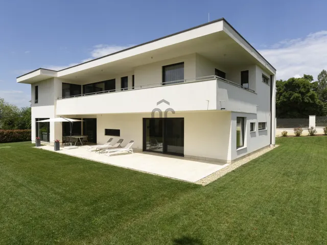 Eladó ház Budapest XI. kerület, Madárhegy 323 nm