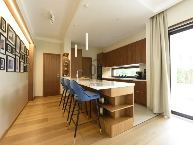 Eladó ház Budapest XI. kerület, Madárhegy 323 nm