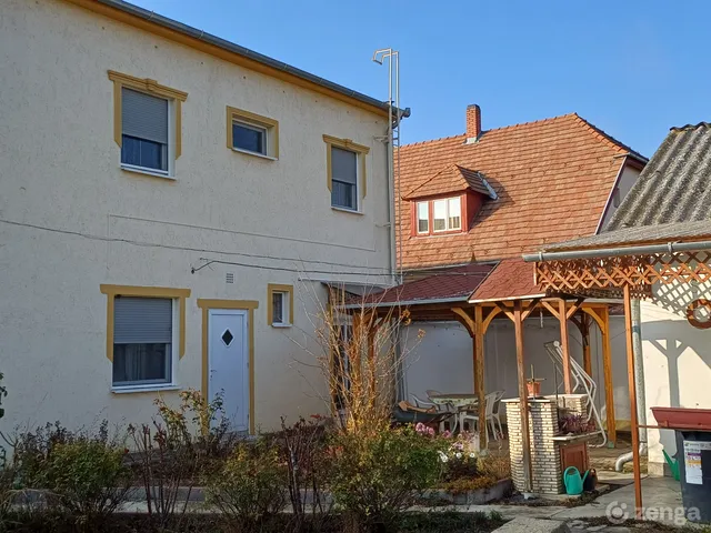 Eladó ház Bátaszék 170 nm