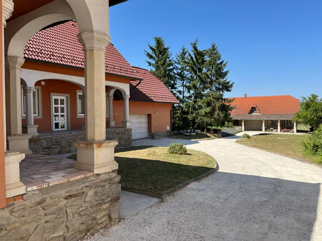 Eladó ház Lövő 231 nm