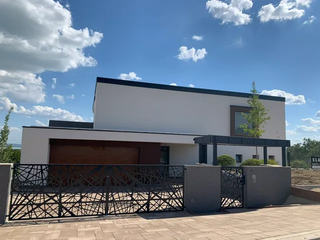 Eladó ház Cserszegtomaj 338 nm