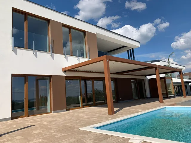 Eladó ház Cserszegtomaj, Sziklai utca  338 nm