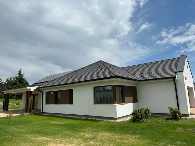 Eladó ház Cserszegtomaj, Gagarin utca  200 nm