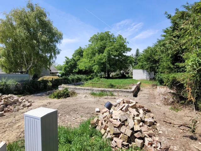 Eladó telek Balatonkenese 760 nm