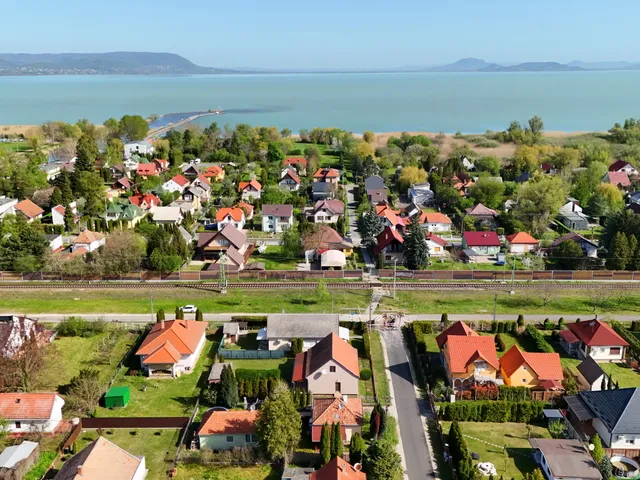 Eladó üdülő és hétvégi ház Balatonmáriafürdő, Szív 40 nm