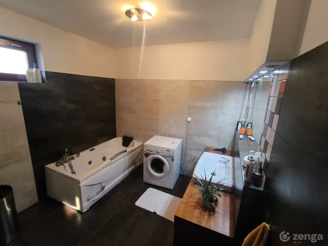 Eladó ház Nagykőrös, Temetőhegy, Ádám László utca 24 142 nm