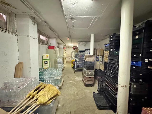 Eladó kereskedelmi és ipari ingatlan Budapest XI. kerület 260 nm