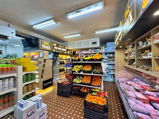 Eladó kereskedelmi és ipari ingatlan Budapest XI. kerület 260 nm