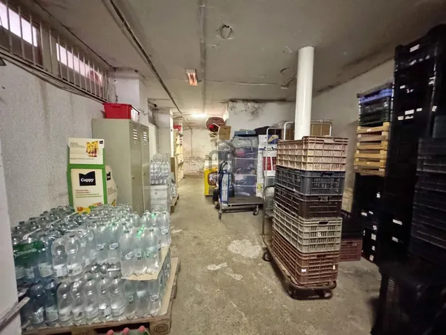 Eladó kereskedelmi és ipari ingatlan Budapest XI. kerület 255 nm