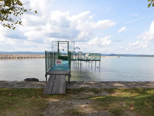 Eladó kereskedelmi és ipari ingatlan Balatonföldvár 339 nm