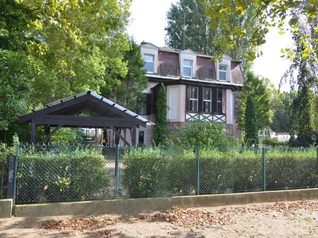 Eladó kereskedelmi és ipari ingatlan Balatonföldvár 339 nm