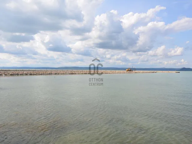 Eladó kereskedelmi és ipari ingatlan Balatonföldvár 339 nm