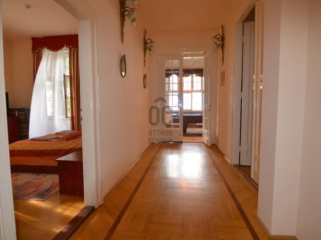 Eladó kereskedelmi és ipari ingatlan Balatonföldvár 339 nm