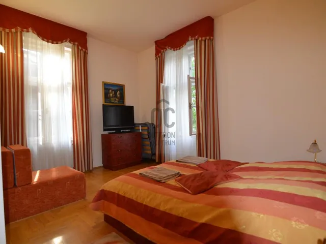 Eladó kereskedelmi és ipari ingatlan Balatonföldvár 339 nm