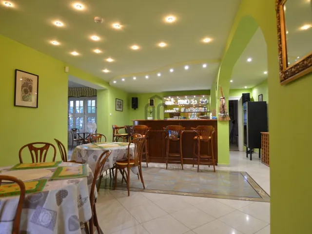 Eladó kereskedelmi és ipari ingatlan Balatonföldvár 339 nm