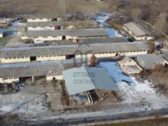 Eladó kereskedelmi és ipari ingatlan Monorierdő 50000 nm