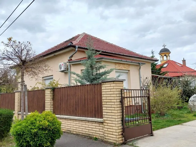Eladó ház Budapest XVIII. kerület, Szemeretelep 142 nm