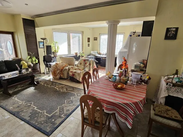 Eladó ház Szigetszentmiklós 270 nm