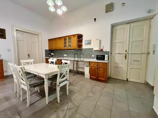 Eladó lakás Budapest VIII. kerület 130 nm