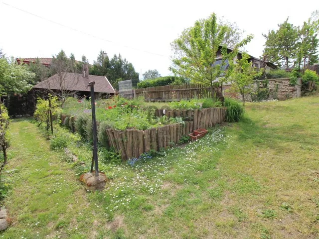 Eladó ház Pécel 180 nm