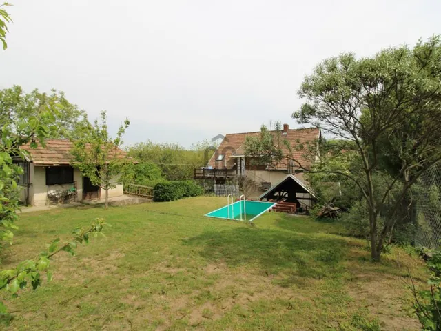 Eladó ház Pécel 180 nm