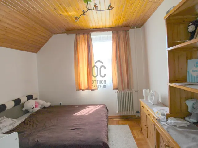 Eladó ház Pécel 180 nm