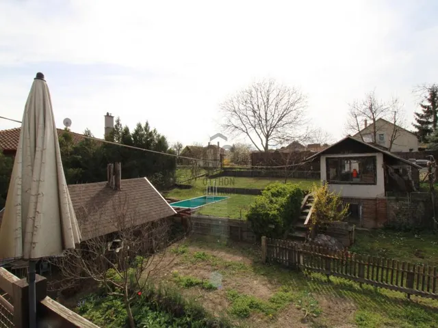 Eladó ház Pécel 180 nm