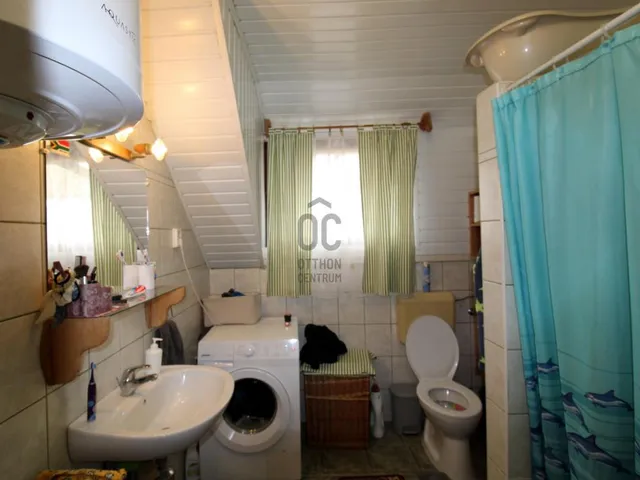 Eladó ház Pécel 180 nm