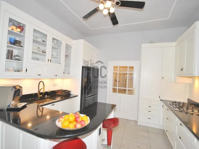 Eladó ház Budapest XVII. kerület, Alsó-Rákoshegy 193 nm