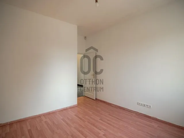 Eladó ház Budapest XVIII. kerület, Almáskert 190 nm