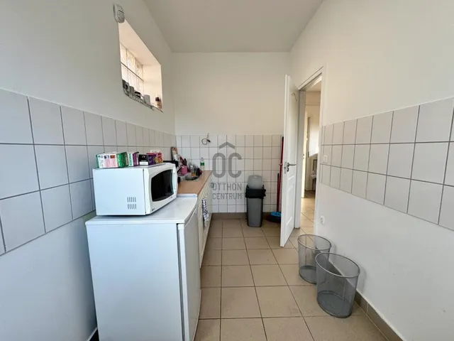 Kiadó kereskedelmi és ipari ingatlan Budapest XVI. kerület, Árpádföld 132 nm