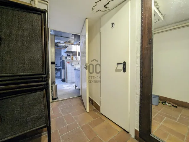 Eladó kereskedelmi és ipari ingatlan Budapest VI. kerület, Nagykörúton belüli terület 176 nm