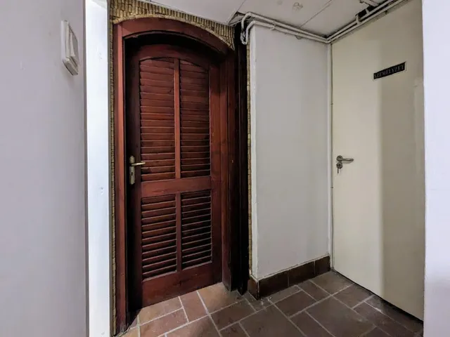 Eladó kereskedelmi és ipari ingatlan Budapest VI. kerület, Nagykörúton belüli terület 176 nm