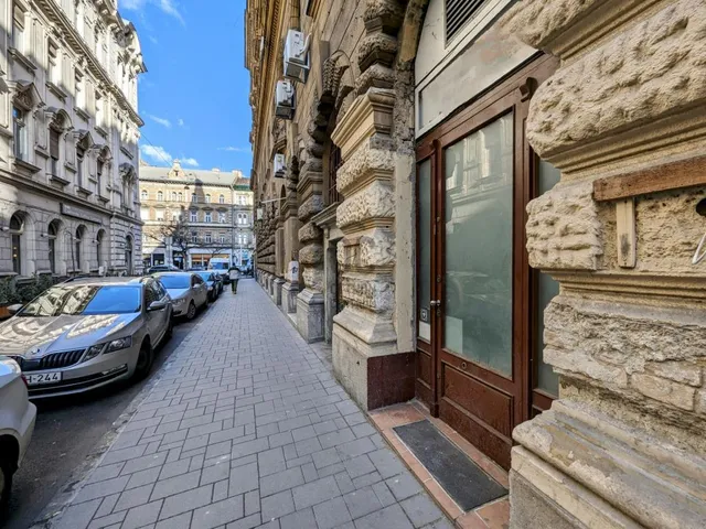 Eladó kereskedelmi és ipari ingatlan Budapest VI. kerület, Nagykörúton belüli terület 176 nm