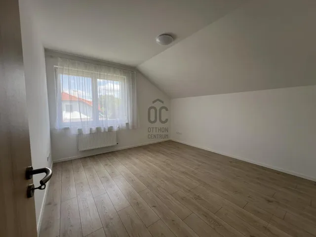 Eladó ház Budapest XVII. kerület, Akadémia-Újtelep 300 nm