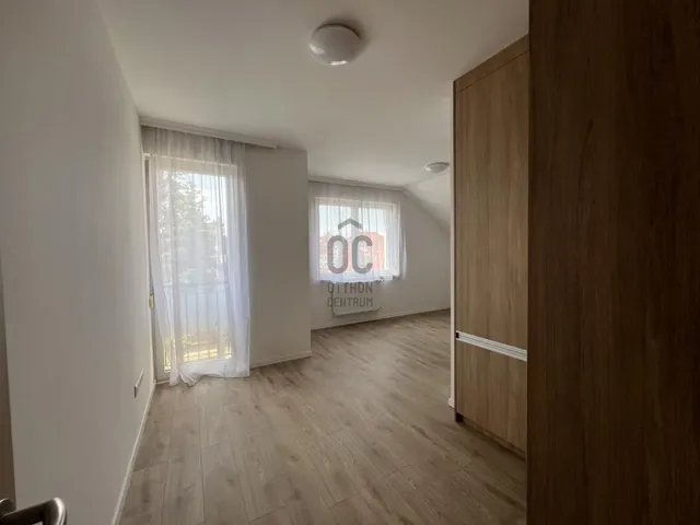 Eladó ház Budapest XVII. kerület, Akadémia-Újtelep 300 nm
